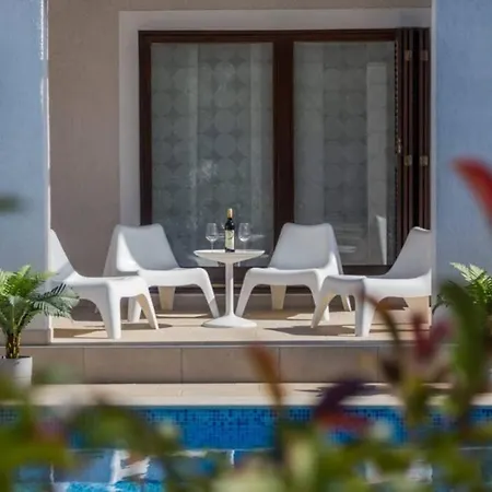 Charming With Pool Near Medulin Вилла Шишан